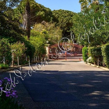 Magnifique Parc De La Presqu'Ile Avec Piscine Et Plage Face A Porquerolles ! Йер Экстерьер фото