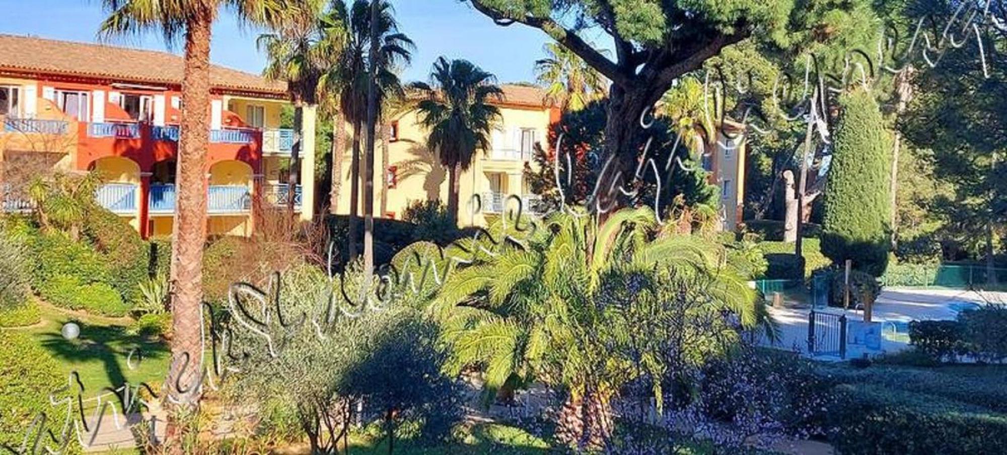 Magnifique Parc De La Presqu'Ile Avec Piscine Et Plage Face A Porquerolles ! Йер Экстерьер фото
