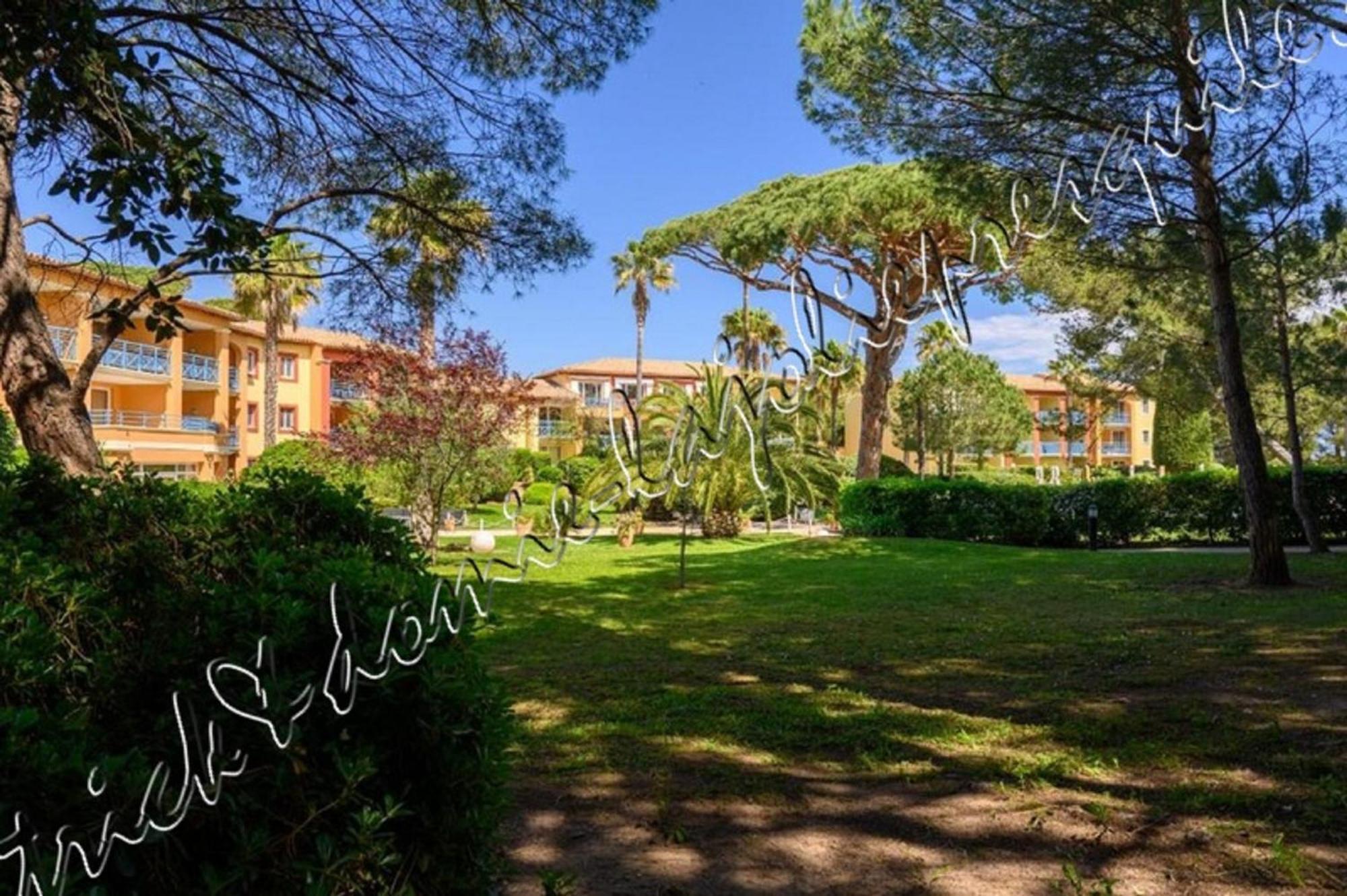 Magnifique Parc De La Presqu'Ile Avec Piscine Et Plage Face A Porquerolles ! Йер Экстерьер фото