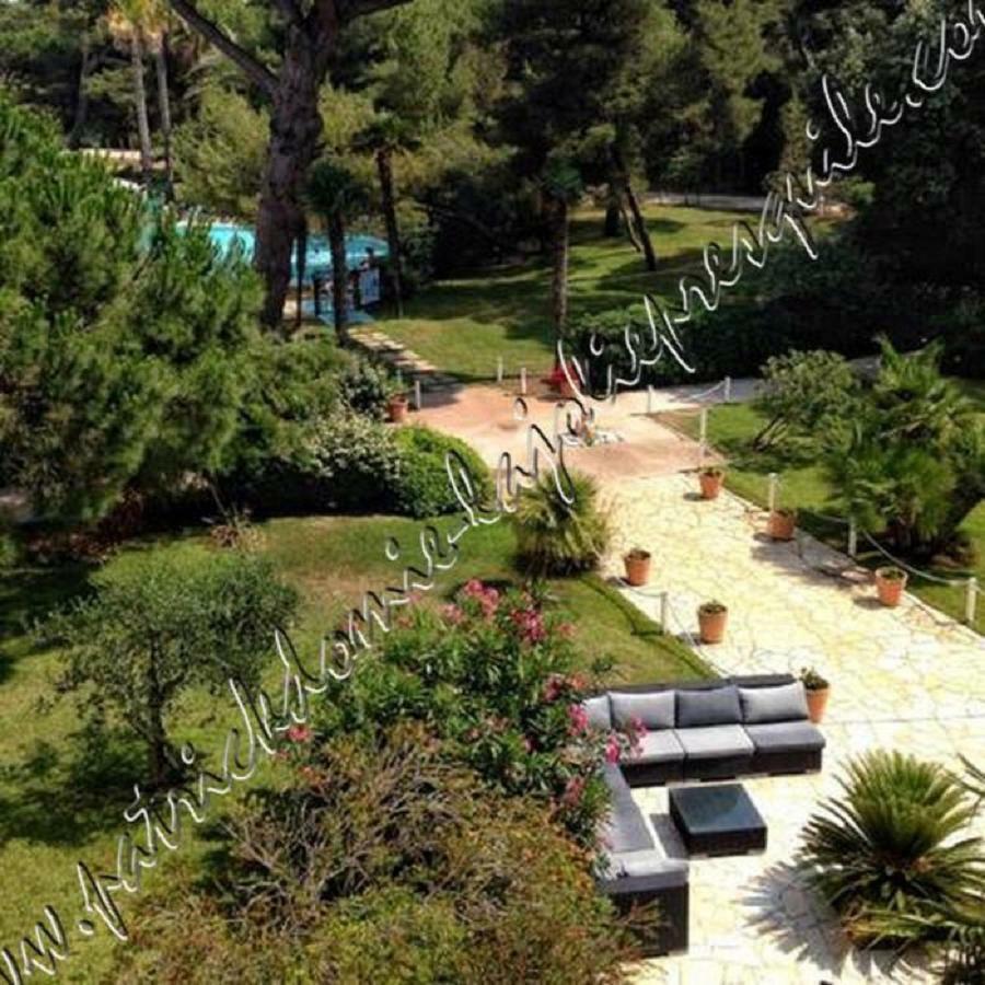 Magnifique Parc De La Presqu'Ile Avec Piscine Et Plage Face A Porquerolles ! Йер Экстерьер фото